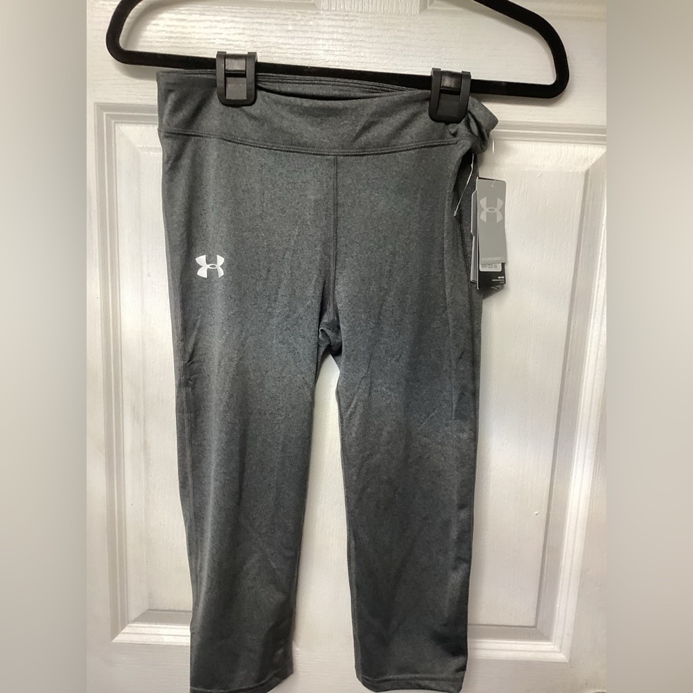 Under Armour Heather Gray crop Leggings youth Large NWT